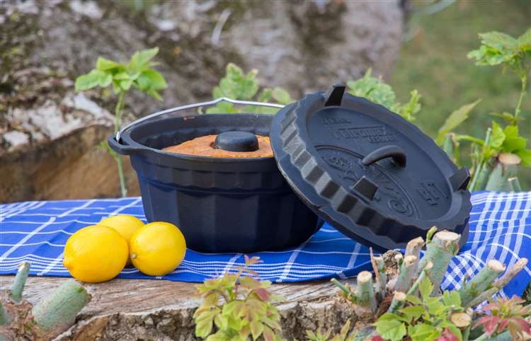 Petromax Gugelhupf pan gf1 with cake base lid