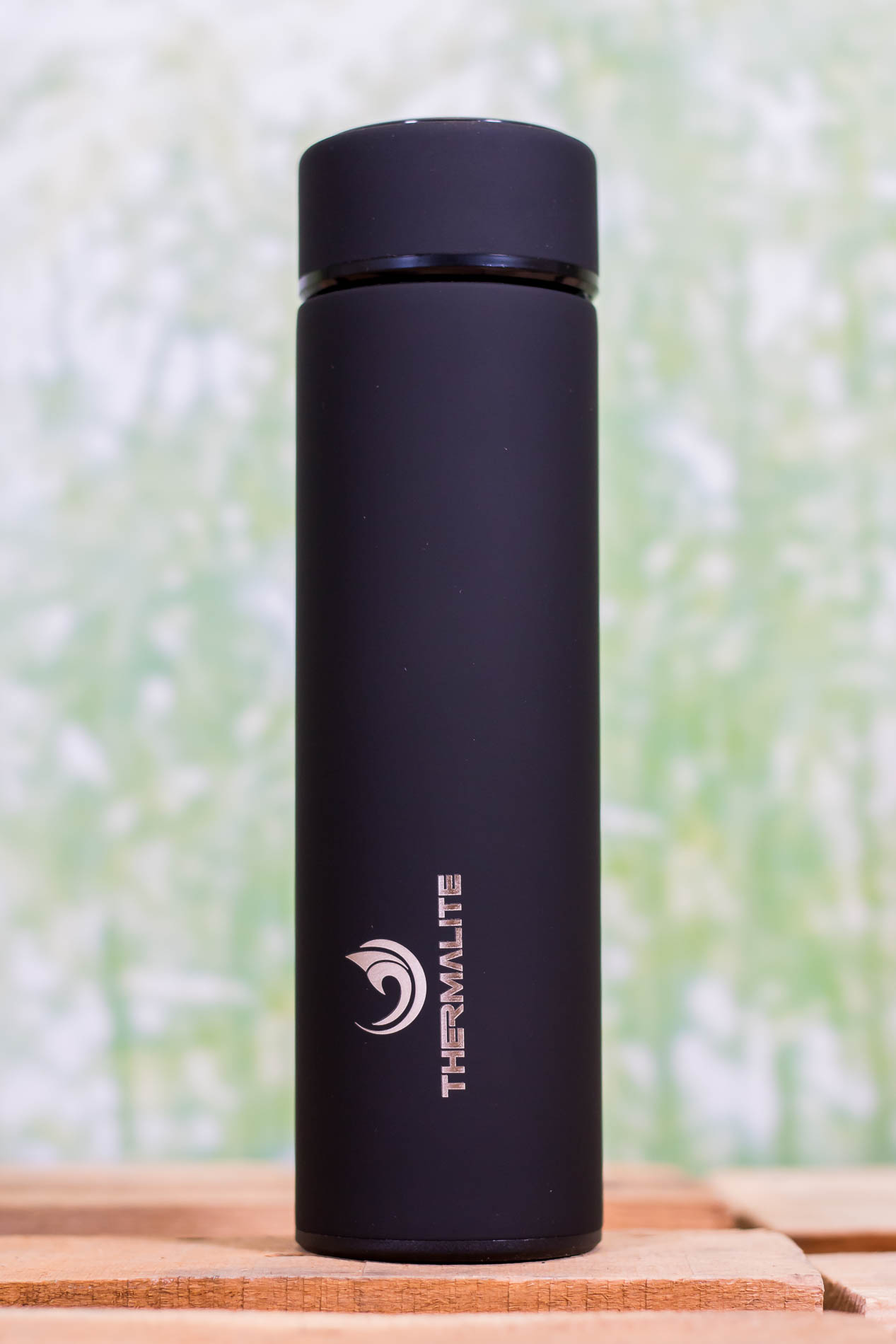 Thermalite insulated bottle 500 ml in a noble black